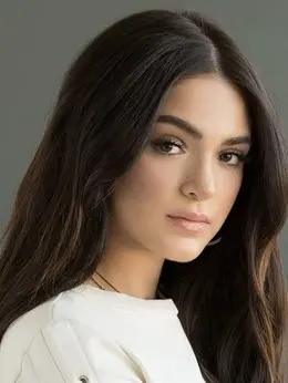 -（卢娜·布雷斯饰演）