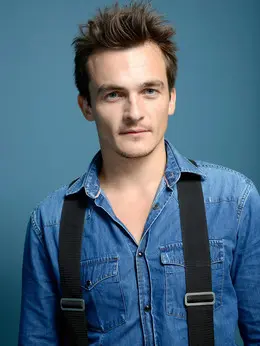 马丁·克莱布斯MartinKrebs（鲁伯特·弗兰德饰演）