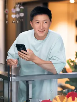 梅程奕（韩庚饰演）