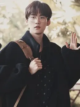 李雾（周柯宇饰演）