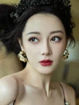 聂九罗（迪丽热巴饰演）