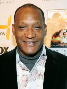 威廉·布鲁德沃思（托尼·托德饰演）