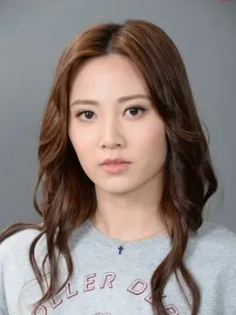 诗（朱晨丽饰演）