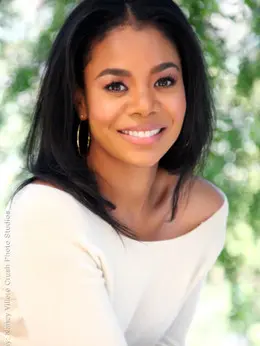 -（雷吉娜·赫尔饰演）