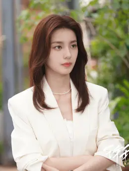 乔琳（万鹏饰演）